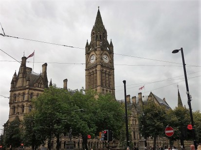 Das Rathaus von Manchester braucht sich vor Big Ben und dem House auf Parlament in London nicht zu verstecken!